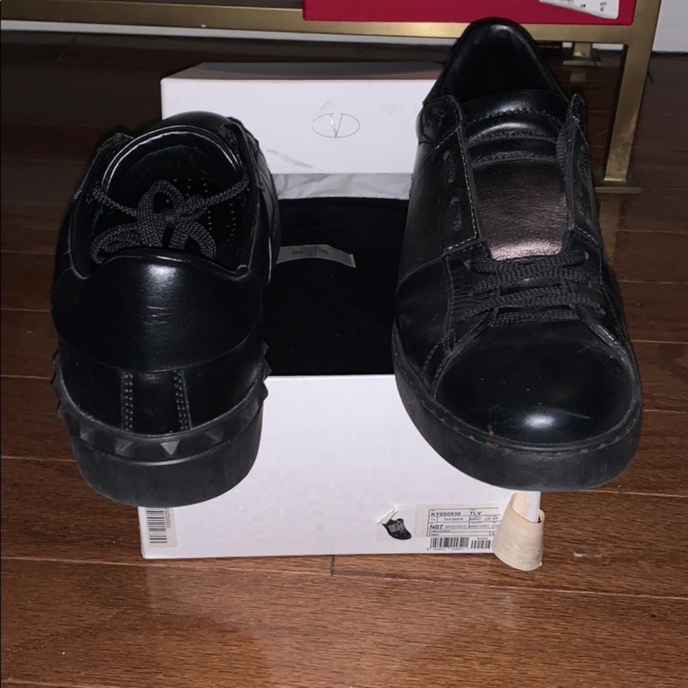 Men’s Valentino black and silver sneakers size 42